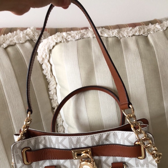 Michael kors purse - Picture 2 of 5